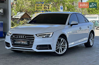 Седан Audi A4 2016 в 