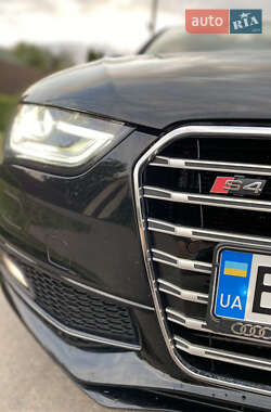 Седан Audi A4 2015 в 