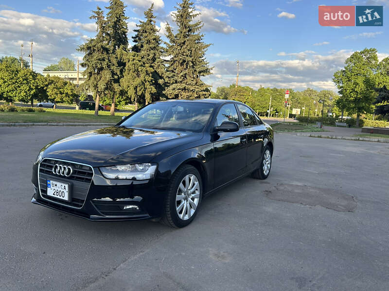 Седан Audi A4 2013 в Сумах