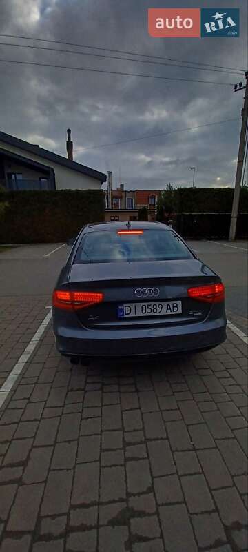 Седан Audi A4 2013 в Львове