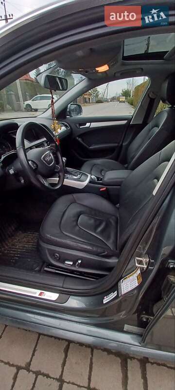 Седан Audi A4 2013 в Львове