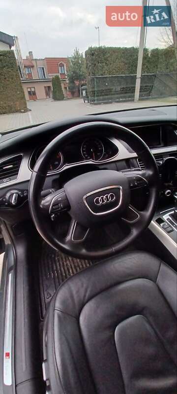 Седан Audi A4 2013 в Львове