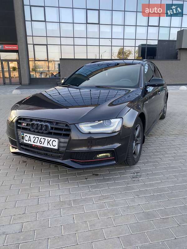 Универсал Audi A4 2013 в 