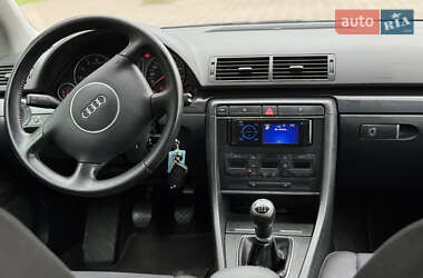Седан Audi A4 2004 в 