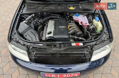 Седан Audi A4 2004 в 