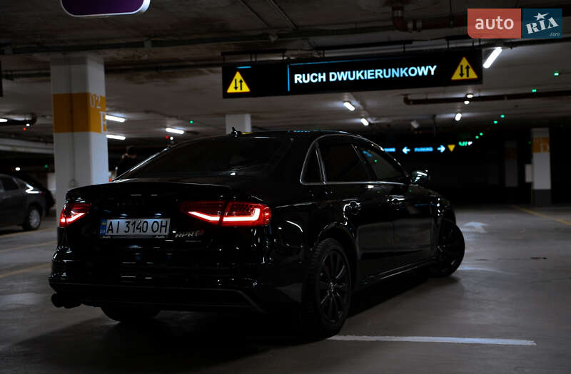 Седан Audi A4 2014 в Львові