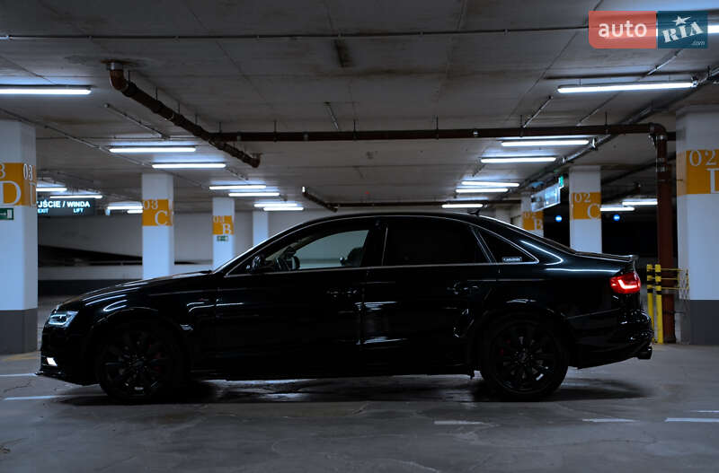 Седан Audi A4 2014 в Львові