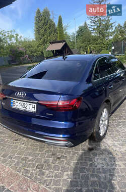 Седан Audi A4 2021 в 