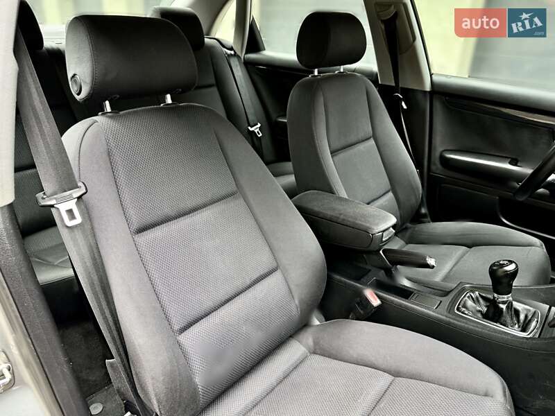 Седан Audi A4 2001 в Дрогобичі