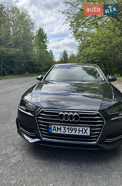 Седан Audi A4 2018 в 