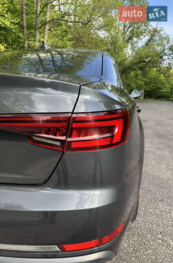 Седан Audi A4 2018 в 