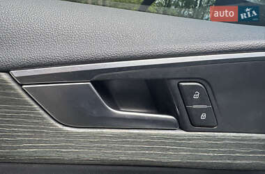 Седан Audi A4 2018 в 