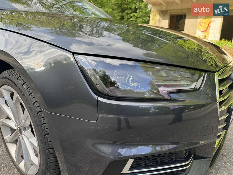 Седан Audi A4 2018 в Радомышле
