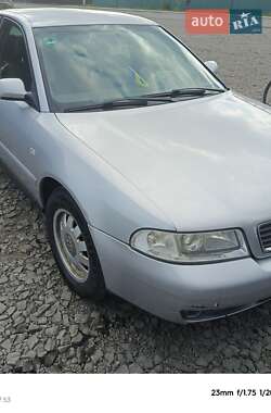 Седан Audi A4 1999 в 