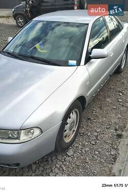 Седан Audi A4 1999 в Камне-Каширском