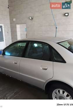 Седан Audi A4 1999 в 