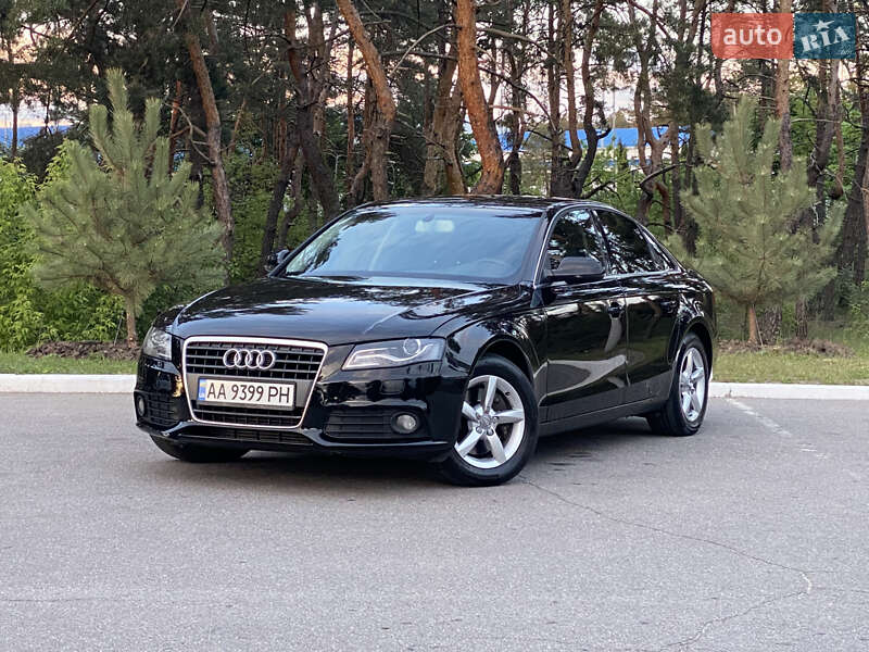 Седан Audi A4 2011 в 