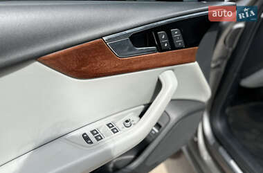 Седан Audi A4 2021 в 