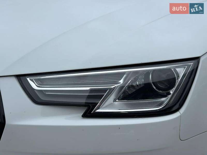 Седан Audi A4 2019 в Львові