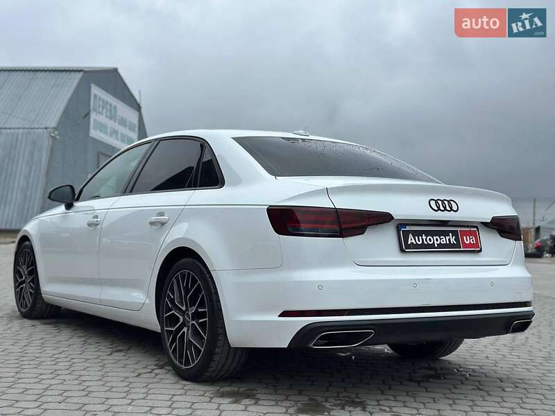 Седан Audi A4 2019 в Львові