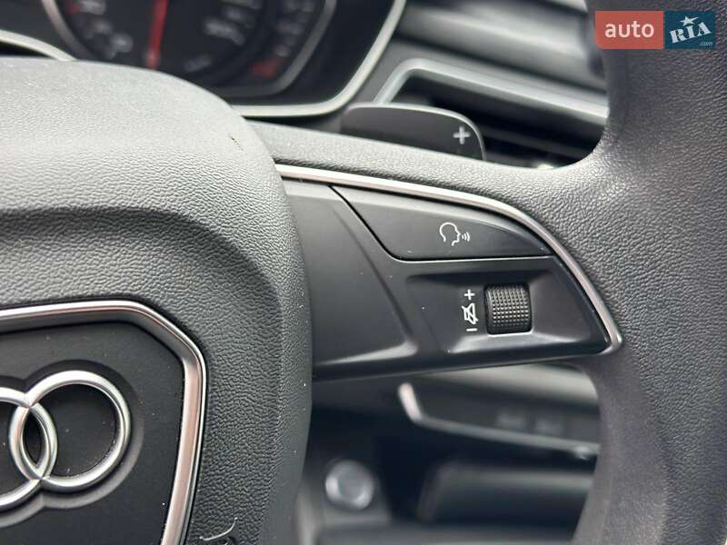 Седан Audi A4 2019 в Львові