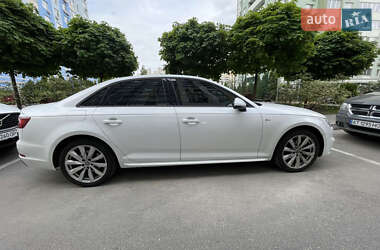 Седан Audi A4 2018 в 