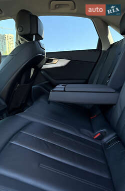 Седан Audi A4 2020 в 