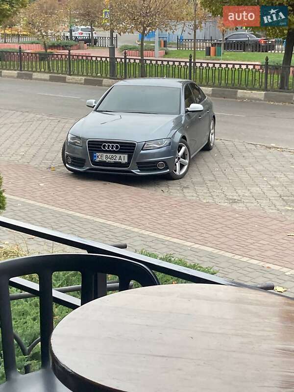 Седан Audi A4 2011 в Никополе