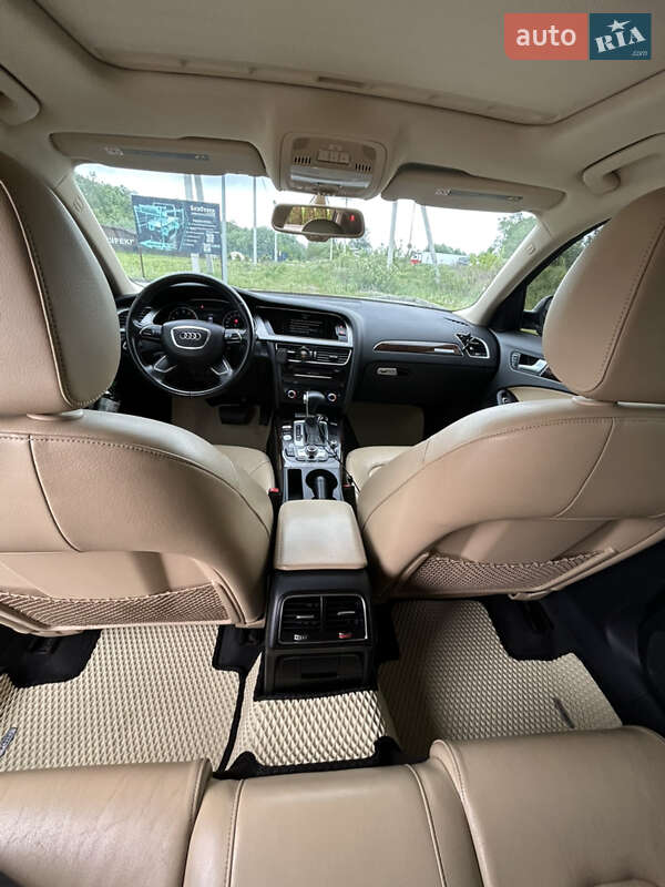Седан Audi A4 2013 в Львове