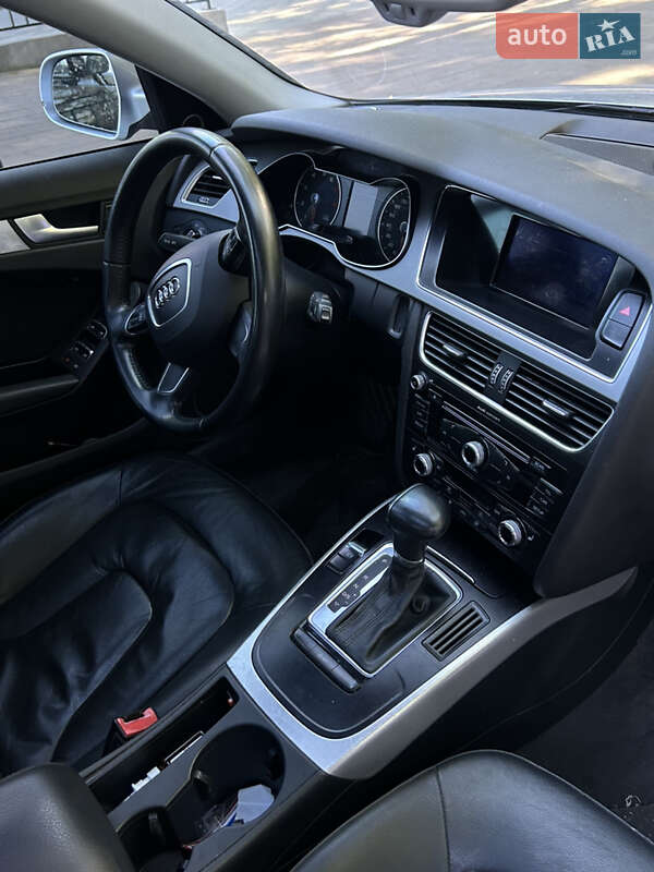 Седан Audi A4 2012 в Тернополе