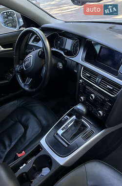 Седан Audi A4 2012 в 