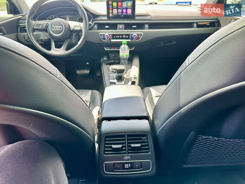 Седан Audi A4 2017 в Киеве