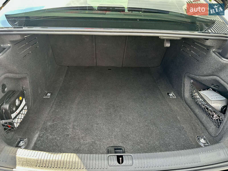 Седан Audi A4 2017 в Киеве