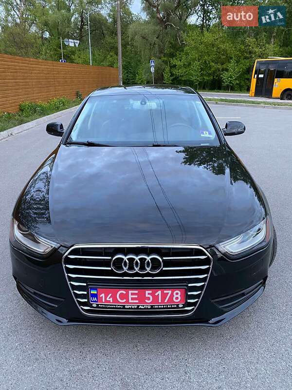Седан Audi A4 2013 в 