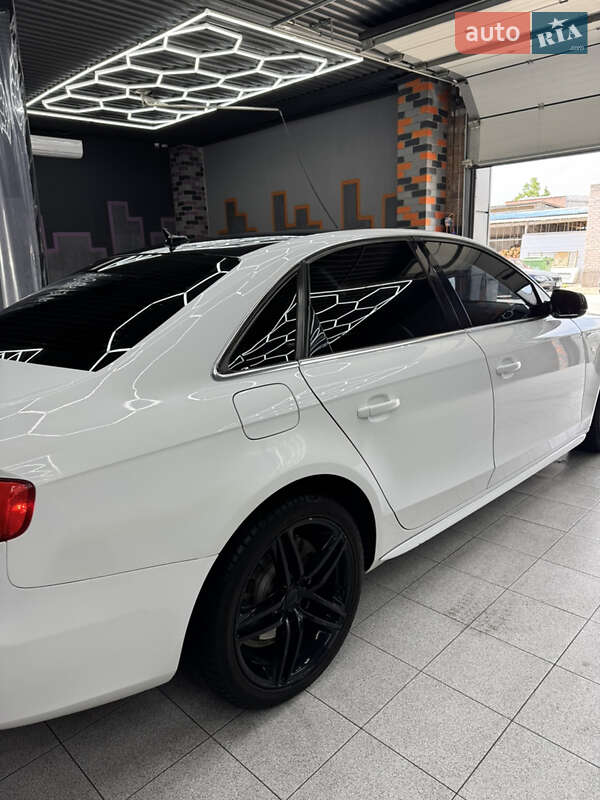 Седан Audi A4 2013 в Житомире