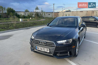 Седан Audi A4 2018 в 