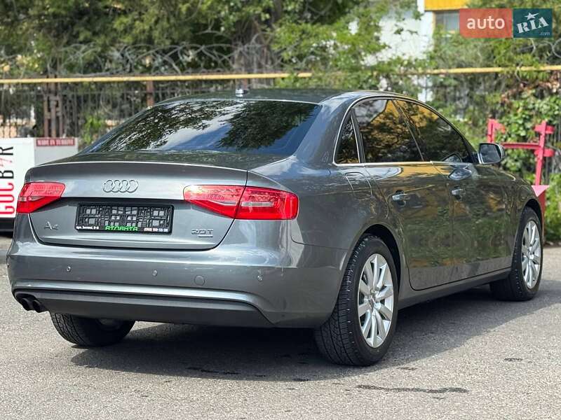 Седан Audi A4 2012 в Одесі