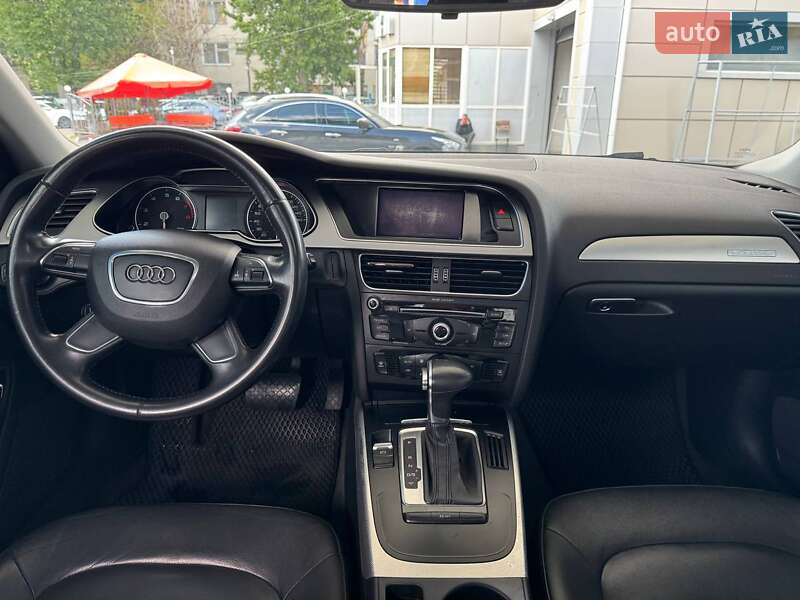 Седан Audi A4 2012 в Одесі