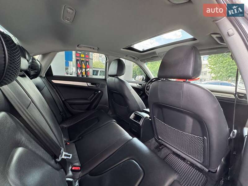 Седан Audi A4 2012 в Одесі