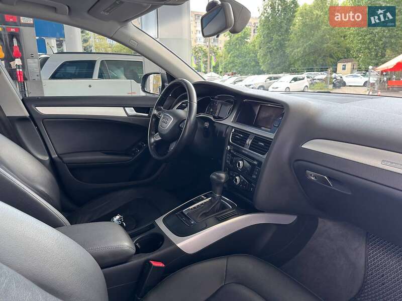 Седан Audi A4 2012 в Одесі