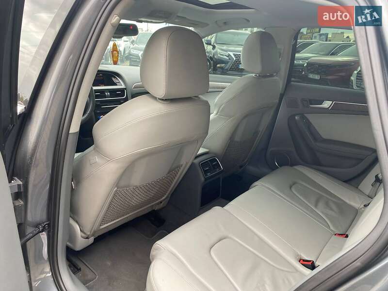 Седан Audi A4 2013 в Львове
