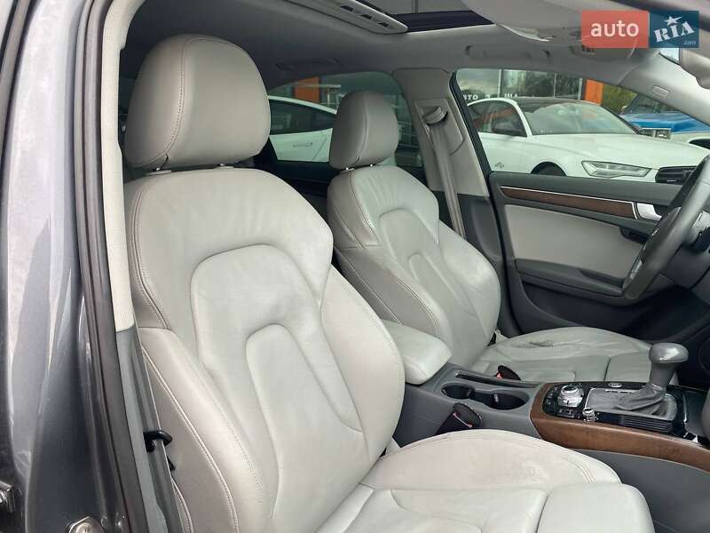 Седан Audi A4 2013 в Львове