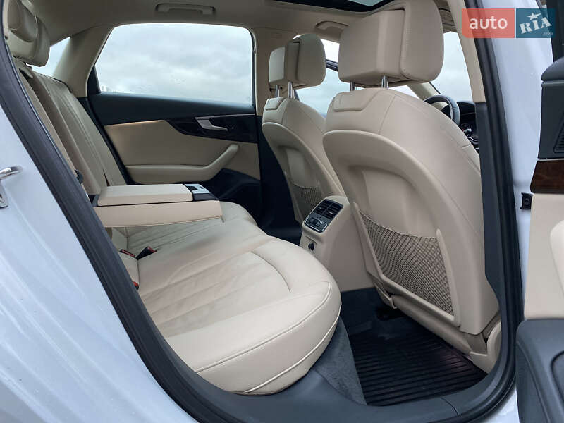 Седан Audi A4 2016 в Киеве