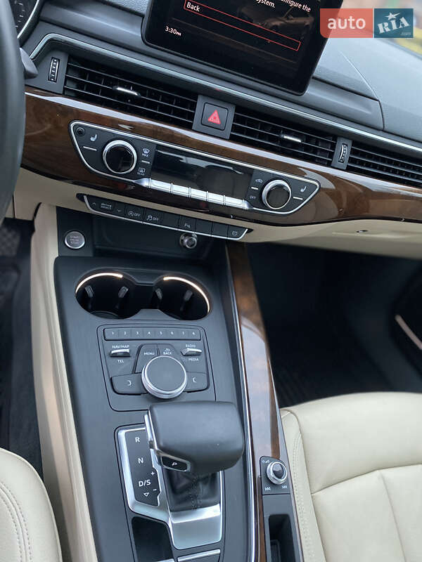 Седан Audi A4 2016 в Киеве