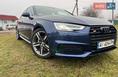 Седан Audi A4 2018 в Киеве