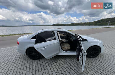 Седан Audi A4 2014 в 