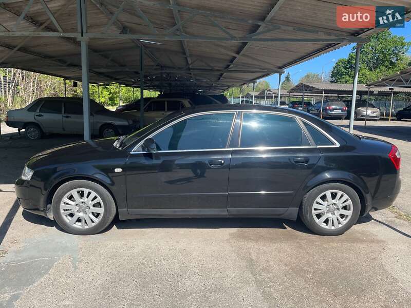 Седан Audi A4 2001 в 