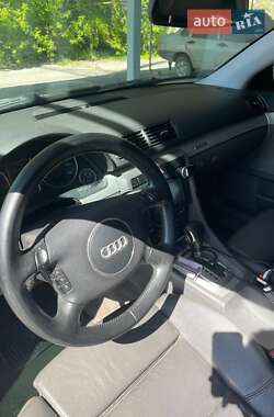 Седан Audi A4 2001 в 