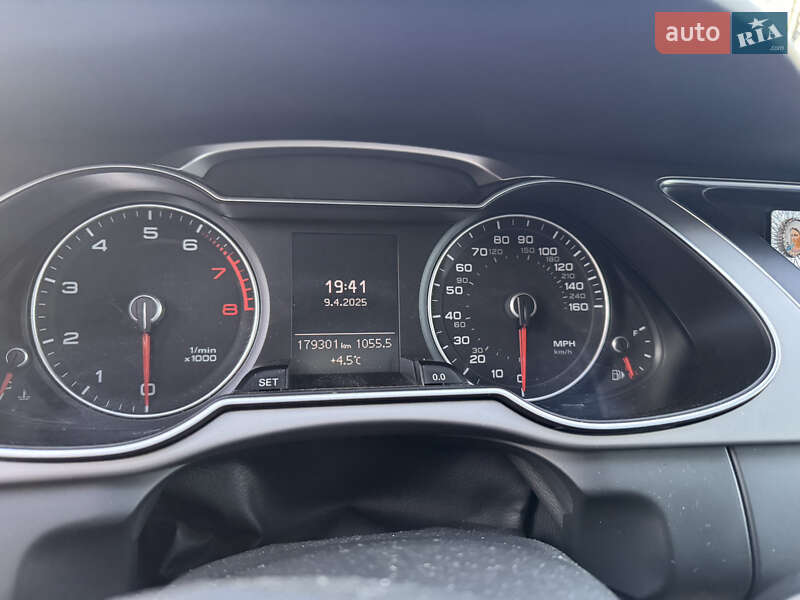Седан Audi A4 2013 в Львове
