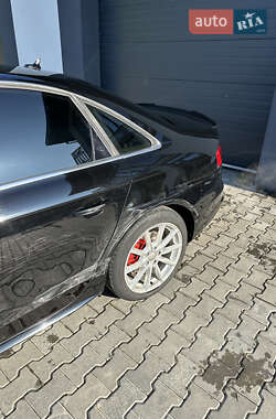 Седан Audi A4 2013 в 